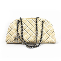 샤넬 숄더백마드모아젤  아이보리 신상