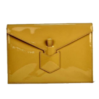 입생로랑 페이던트 클러치 베이지