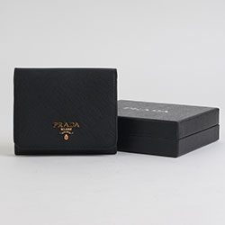프라다 지갑 1M0176 블랙 금장