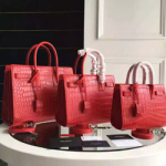 생로랑 파리 삭 드 쥬르백 크로커 레드