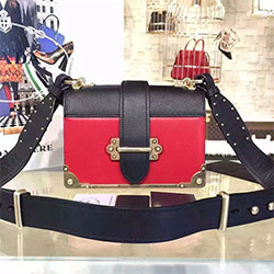 프라다 크로스백 레드