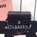 미우미우 신상 마테라쎄 미니 클러치백 RN0416