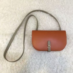 셀린느 신상 크로스&클러치백 브라운