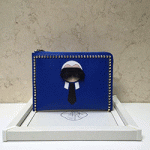 펜디 karlito 스터드 디테일 집업 클러치