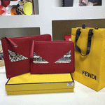 펜디 로마 백 벅스 가죽 클러치 레드