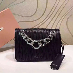 미우미우 퀼티드 백 5BD016