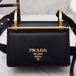 프라다  CAHIER BAG 1BD075