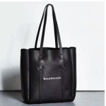 발렌시아가  신상 가방