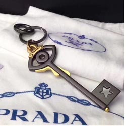 프라다  가방고리