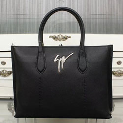 쥬세페자노티 가방