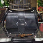 프라다  카이에 프린트 가죽 핸드백 1BA158