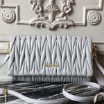 미우미우 가방 5BH080