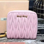 미우미우 가죽 지갑 5M0522