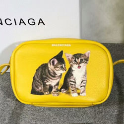 발렌시아가 키튼 에브리데이 카메라 백 