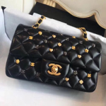  샤넬 클래식 플랩 백  A69900