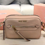 미우미우 마테라세 가죽 백  5BH116