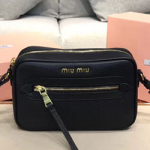 미우미우 마테라세 가죽 백  5BH116