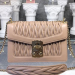 미우미우 컨피덴셜 마테라세 가죽 백 5BD083