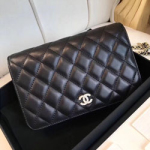 샤넬 클래식 플랩 백 A02020