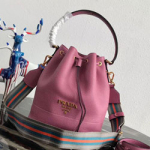 프라다 신상 버킷백 1BE018