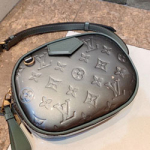 루이비통  벨트백 M90510