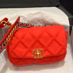 샤넬 19 웨이스트 백 AS1163