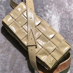 보테가 베네타 크로스백  620982