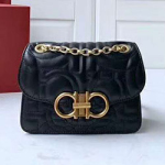 페레가모 크로스백 21H153 20cm A