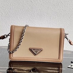 프라다  1BP019
