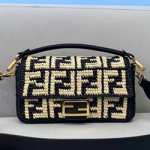 펜디 숄더백 8273