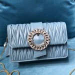 미우미우 가죽백 5BH095