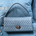 미우미우 크로스백  5BD417