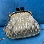 미우미우 크로스백 5BP016