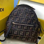  펜디  백팩 M8318