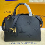 루이비통 쁘띠뜨 팔레 M58913