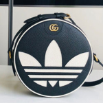 구찌 [오피디아] 미니 라운드 숄더백 702626