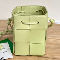 보체가베네타 버킷백 680217