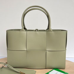 보테가 베네타 핸드백 609175