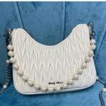 미우미우 숄더백  5BH211