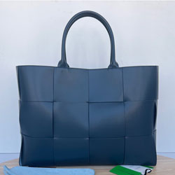 보테가베네타 아르코 라지 토트 백 630165