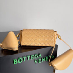보테가 베네타 크로스백 717429