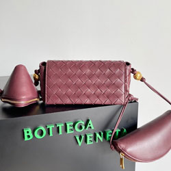 보테가 베네타 크로스백 717429