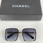 샤넬  CH-67686