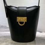 페레가모 핸드백 FZ211194