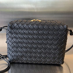 보테가 베네타 핸드백 680256