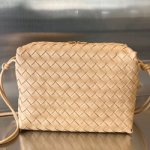 보테가 베네타 핸드백 680256