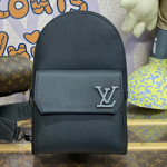 루이비통  파일럿 슬링백 M23736