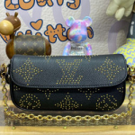 루이비통 월릿 온 체인 아이비 M82653 