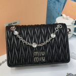 미우미우 숄더백 5BP065