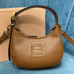 미우미우 숄더백 5BP084